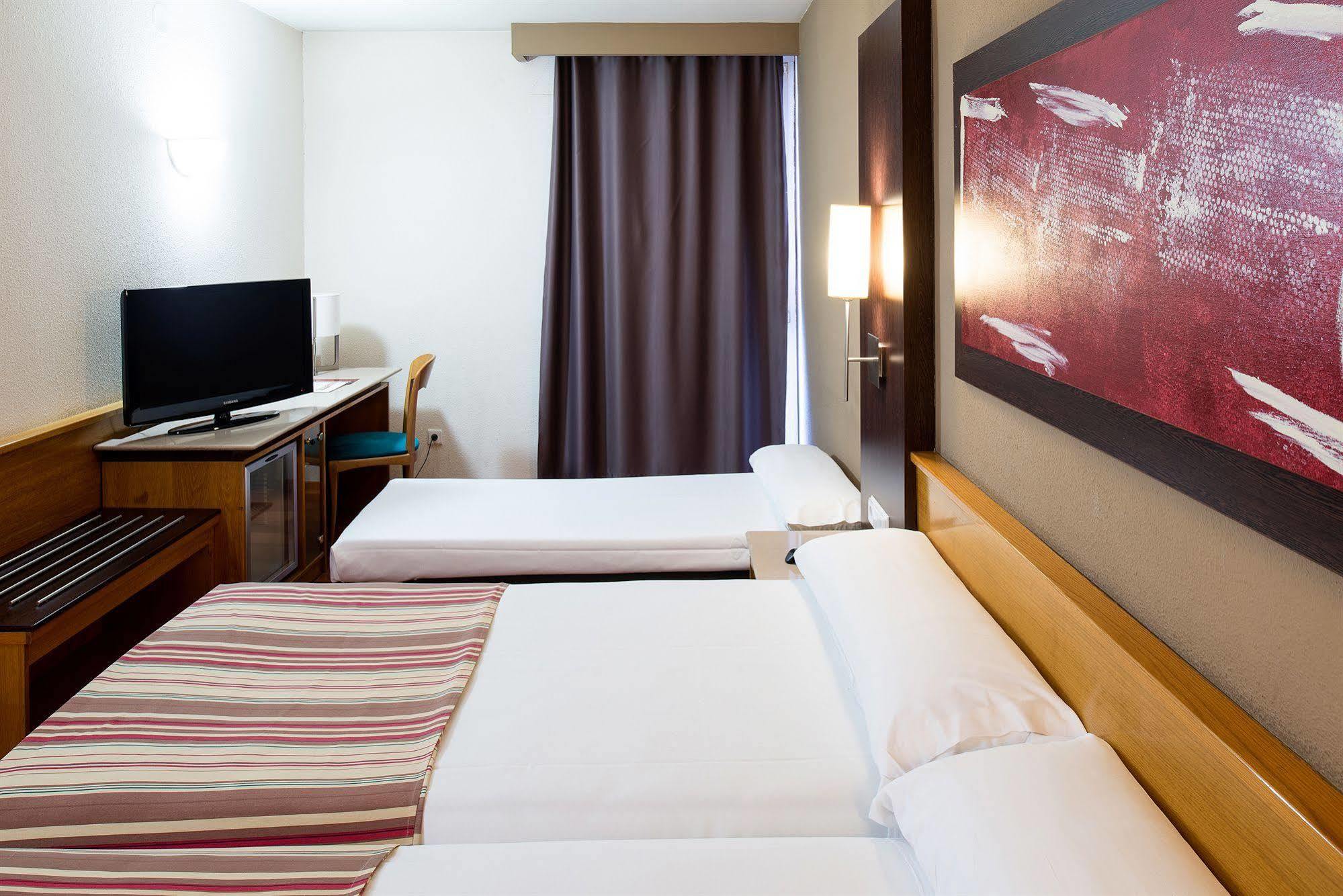 Catalonia Bristol Hotel San Andrés de la Barca Buitenkant foto